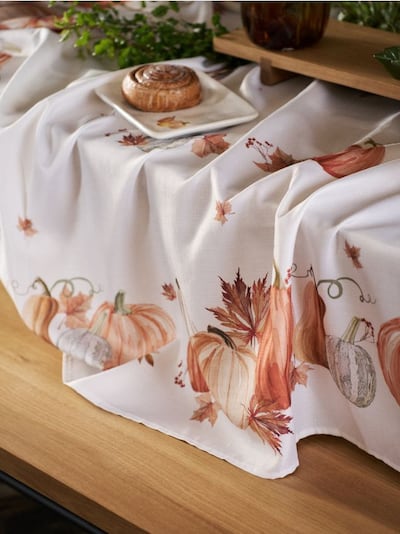 Τραπεζομάντιλο με φθινοπωρινό σχέδιο
