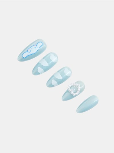 Штучні нігті у формі мигдалю Cinnamoroll