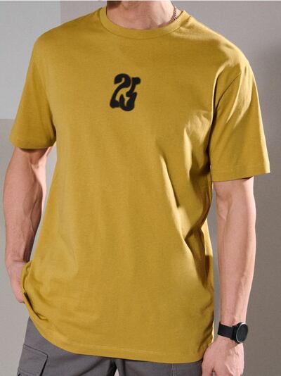 T-Shirt mit dekorativem Aufdruck