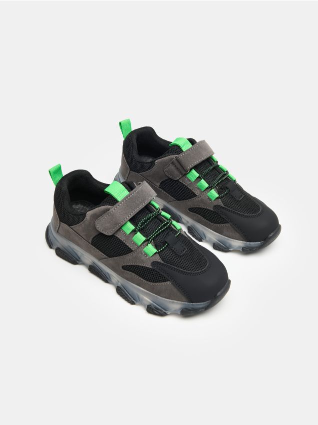 Sinsay - Sneakers cu iluminare LED și imitație de piele întoarsă - gri-închis