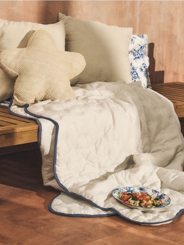 Sinsay - Cuvertură de pat cu margine colorată - crem