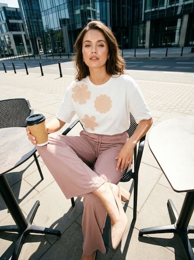 Bombažna majica z 3D aplikacijo