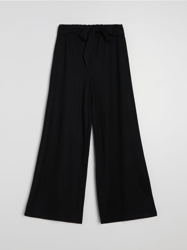 Sinsay - Pantaloni cu picior larg din viscoză - negru