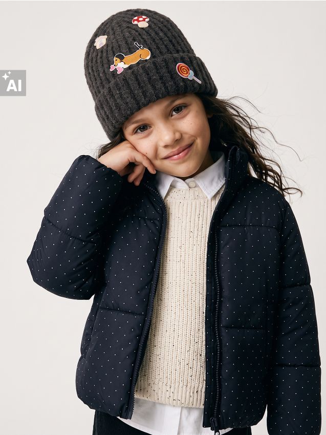 Sinsay - Căciulă beanie striată cu aplicații 3D - maro