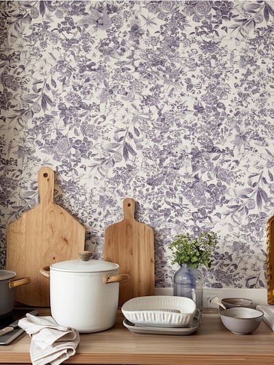 Pašlīmējoša tapete