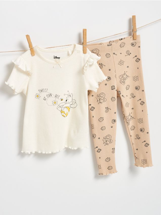 Sinsay - Pyžamo z rebrovaného úpletu Winnie the Pooh - krémová