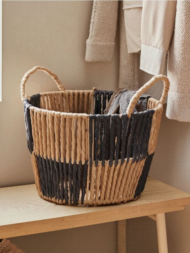 Sinsay - Pletený úložný kôš s rúčkami - viacfarebná