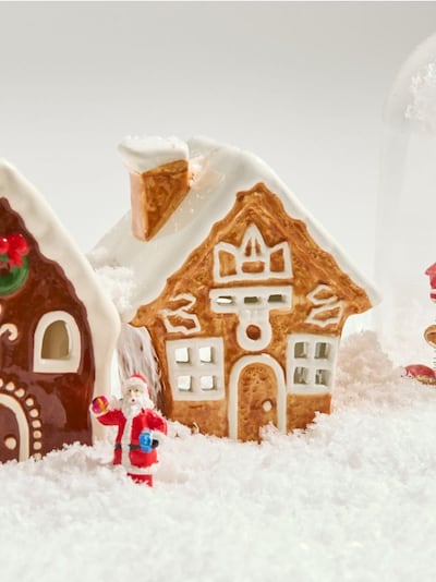 Svijećnjak u obliku kuće