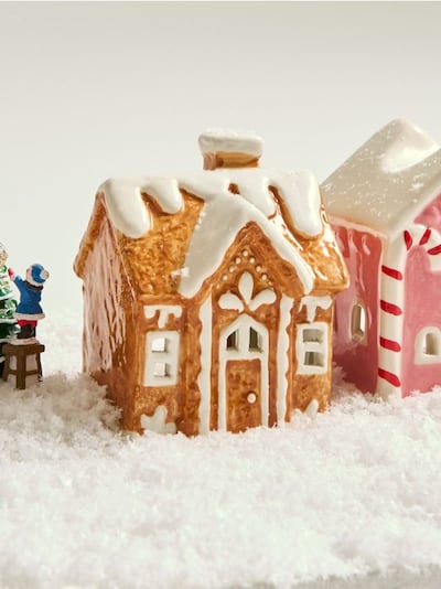 Підсвічник у формі будинку