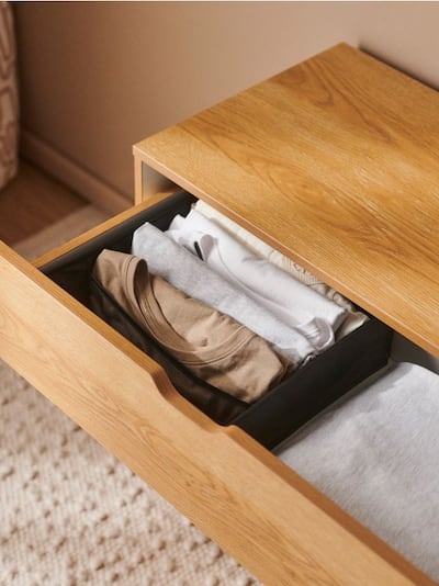 Tekstilni organizator sa pregradama za fioku