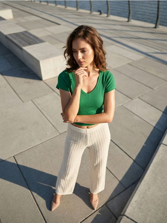 Sinsay - Prążkowany crop top - zielony