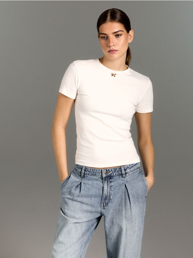 Sinsay - Tricou din bumbac cu mânecă scurtă și aplicație strălucitoare - crem