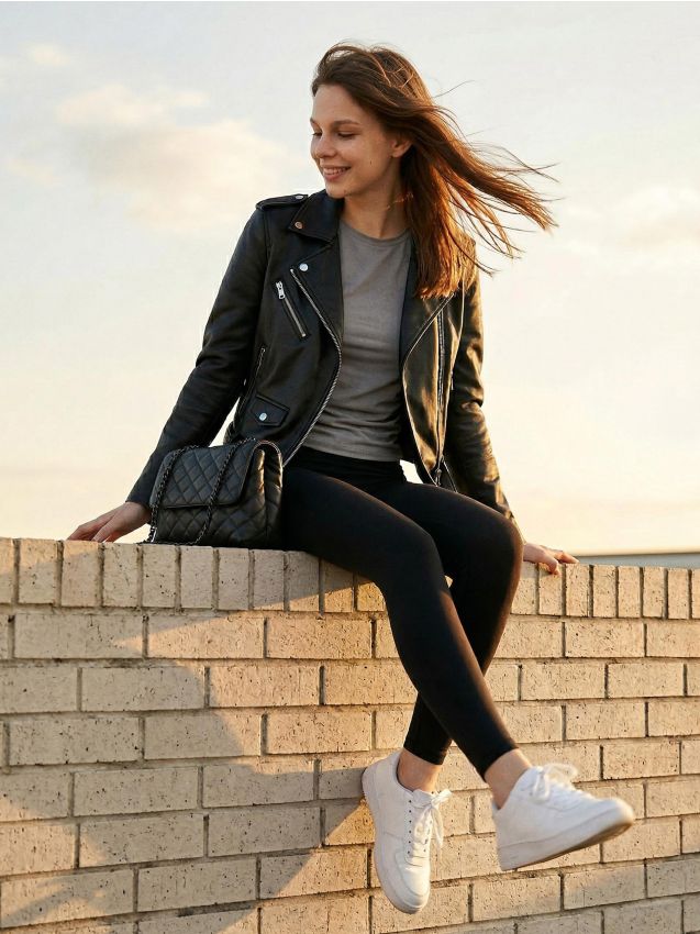 Sinsay - Bluză cu drapaje laterale - gri-neutru