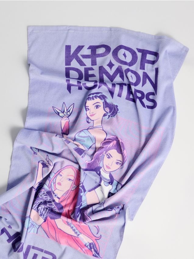 Sinsay - Pamučni dječji ručnik za kupanje s uzorkom KPop: Demon Hunters