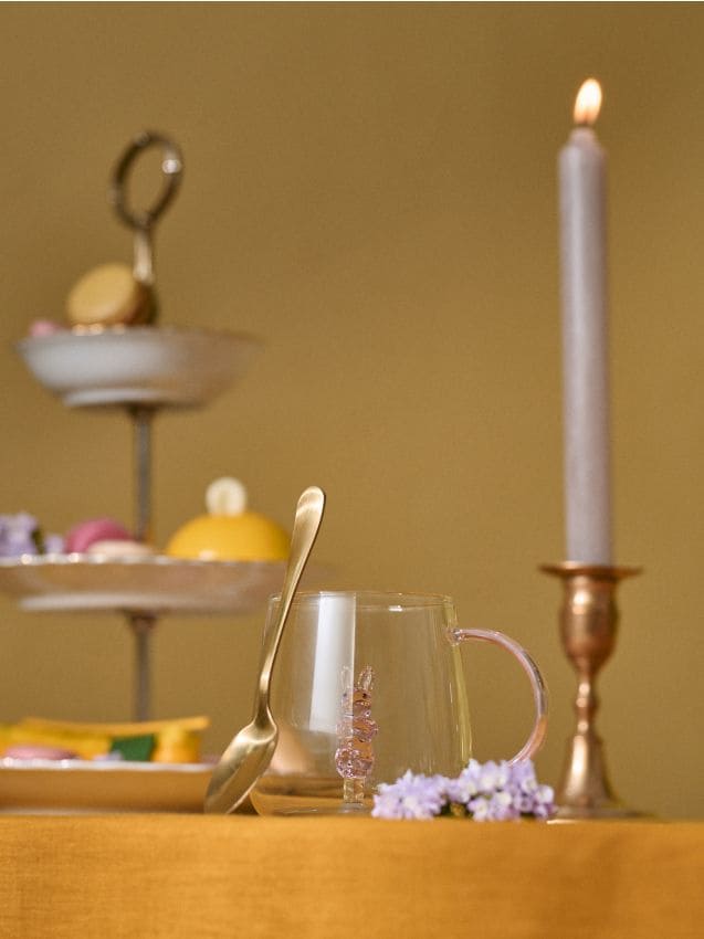 Sinsay - Cană de sticlă cu motiv de Paște - multicolor