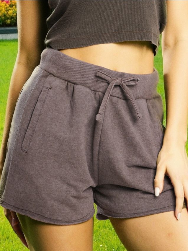 Sinsay - Pantaloni scurți de trening cu efect de spălare - cafeniu