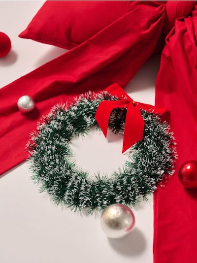 Świąteczny wieniec dekoracyjny