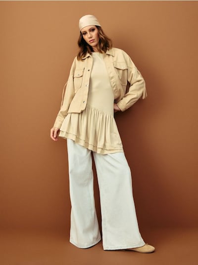 Laiad teksad kõrge vöökohaga