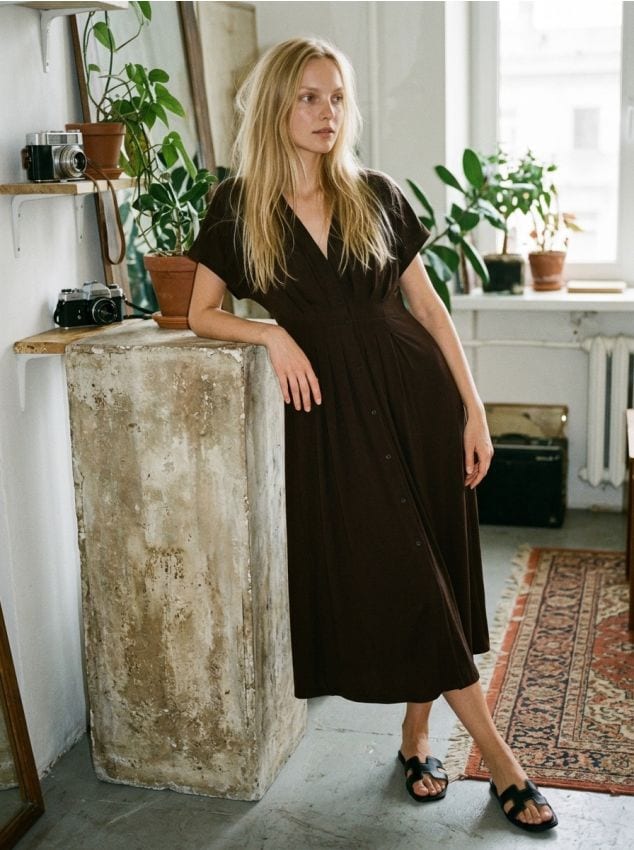 Sinsay - Rochie cu mâneci kimono și pliuri - cacao-cu-lapte