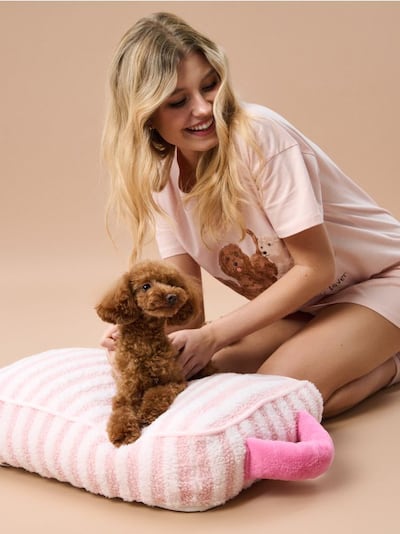 Plišana postelja za ljubimce na pruge