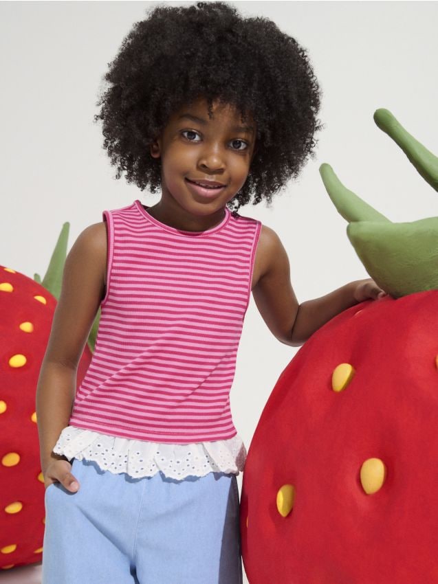 Sinsay - Tricou din bumbac cu bretele și volan decorativ - roz