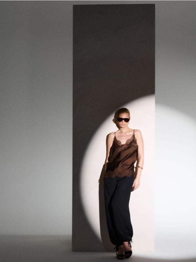 Sinsay - Top din satin cu dantelă - maro