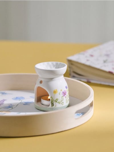 Ароматична лампа з квітковим мотивом