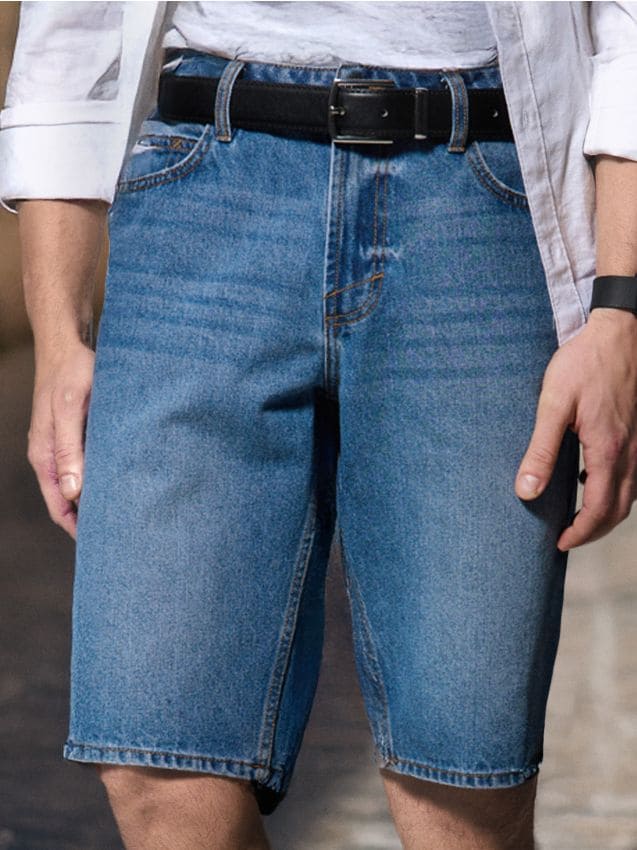 Sinsay - Pantaloni scurți regular din denim - albastru