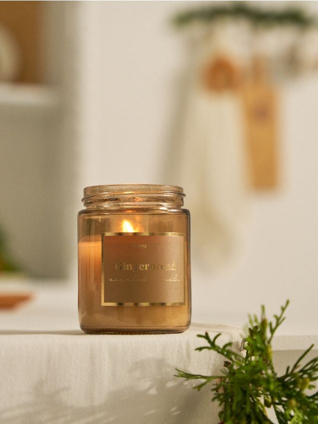 Świeczka z motywem zimowym Gingerbread - SINSAY