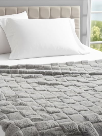 Koc w tłoczoną szachownicę