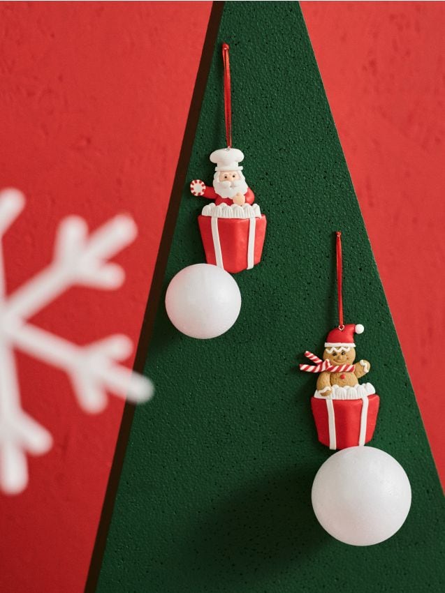 Sinsay - Sada vianočných závesných ozdôb s Mikulášom a perníkovým panáčikom, 2 ks - červená