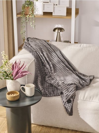 Плед з тисненим картатим візерунком