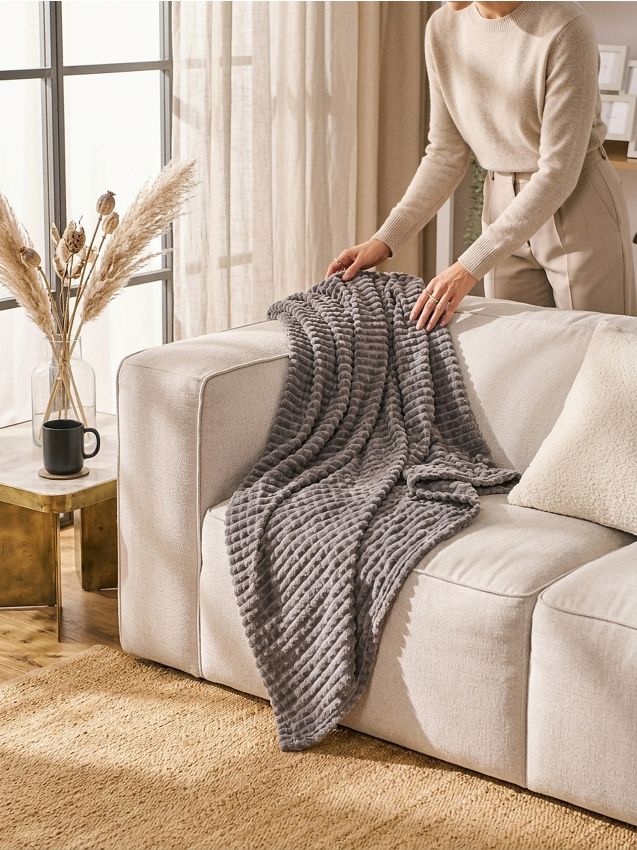 Sinsay - Pătură cu model în relief tip carouri - gri-închis