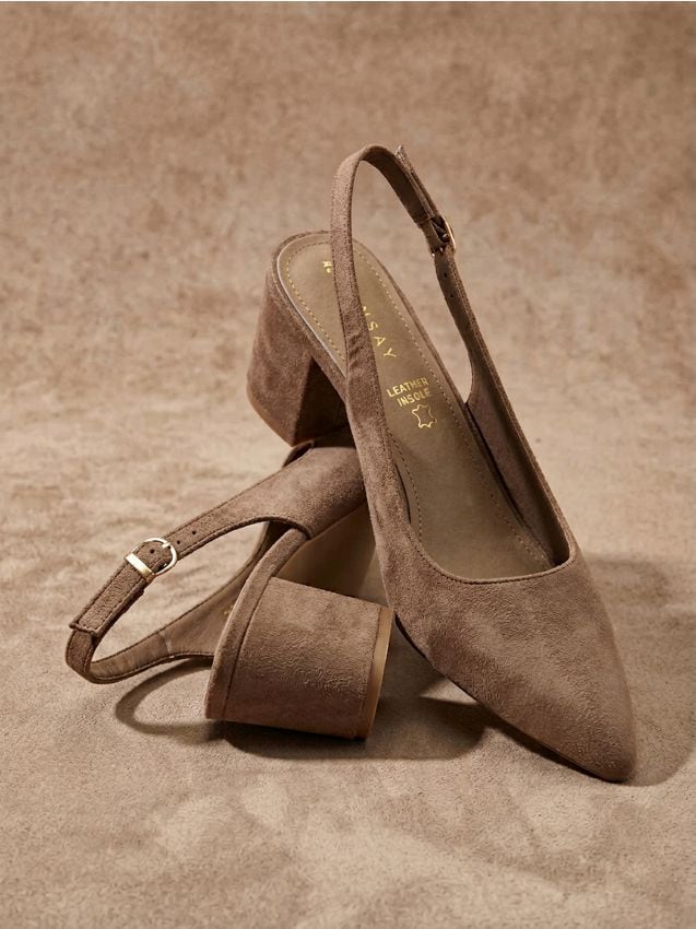 Sinsay - Pantofi cu toc cu branț din piele din imitație de piele întoarsă - maro-închis