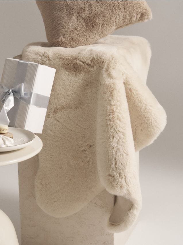 Sinsay - Koberec s umelou kožušinou - béžová