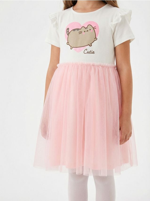 Sinsay - Bawełniana sukienka z tiulem i falbanami Pusheen the Cat - różowy