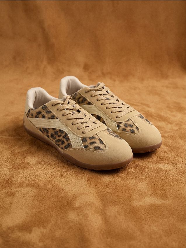 Sinsay - Sneakers cu șireturi cu imprimeu leopard din imitație de piele întoarsă - multicolor