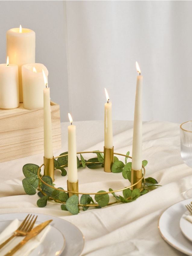 Sinsay - Suport decorativ pentru lumânări cu cadru metalic și accente botanice - auriu