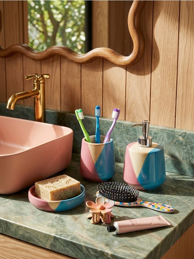 Sinsay - Set pentru baie: savonieră, dozator de săpun și suport pentru periuțe de dinți - multicolor