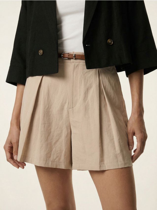 Sinsay - Szorty bermudy z paskiem i domieszką wiskozy - beżowy