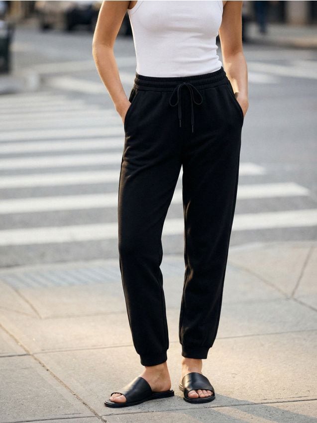 Sinsay - Spodnie jogger z dzianiny scuba - czarny