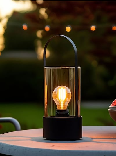 Dekorativní LED lampička s držadlem