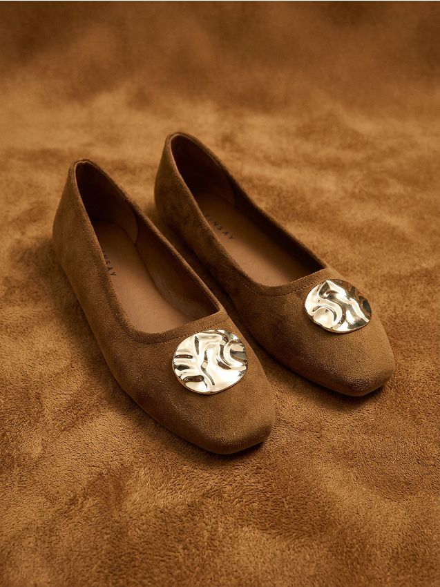 Sinsay - Balerini cu cataramă aurie decorativă din imitație de piele întoarsă - maro