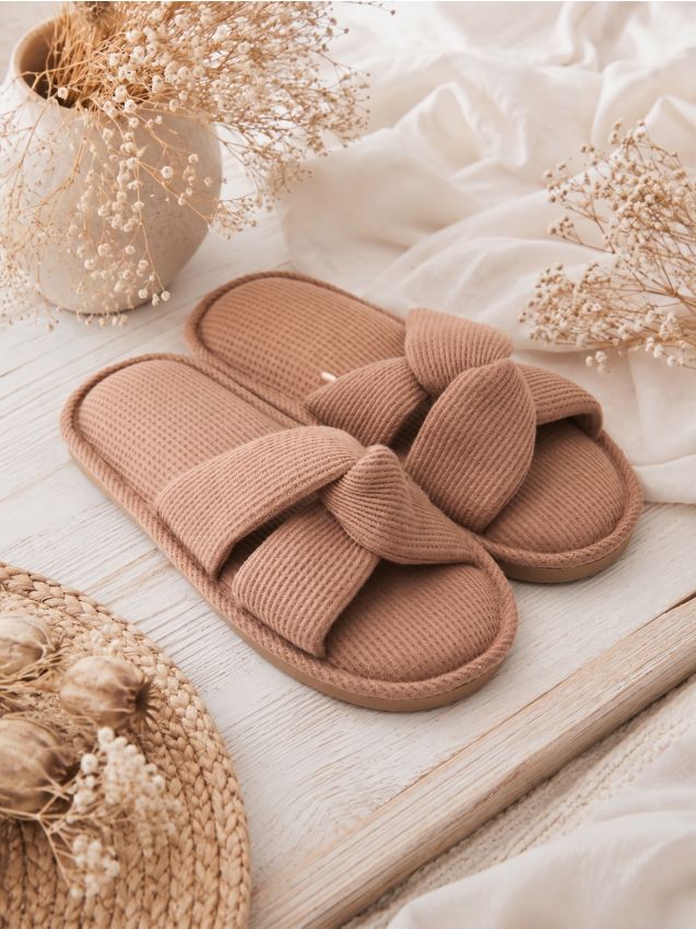 Sinsay - Papuci cu funda decorativă - bej