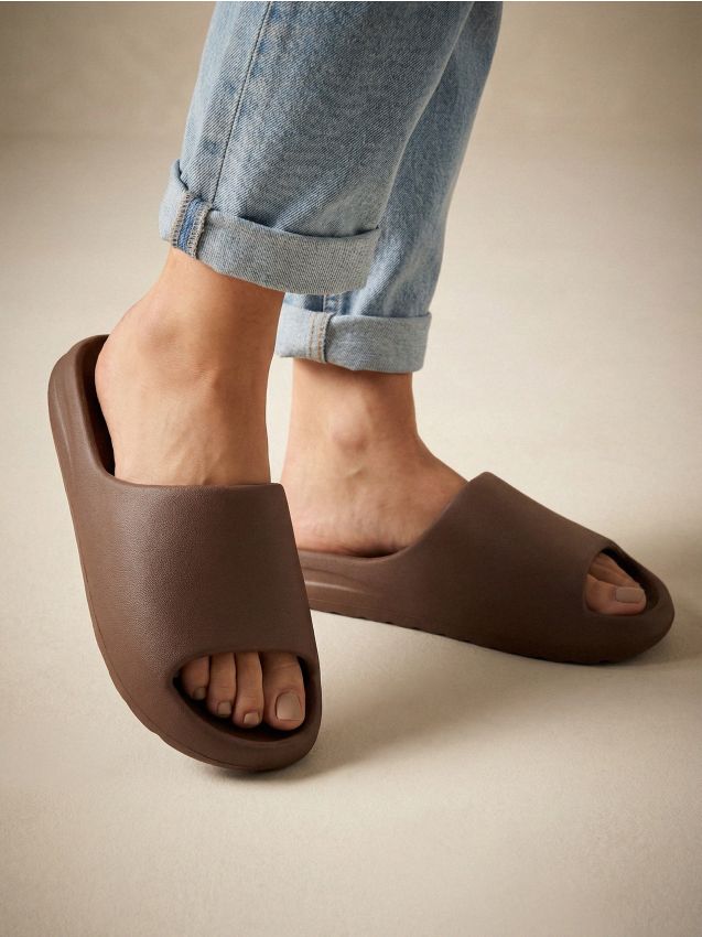 Sinsay - Șlapi basic - maro-închis