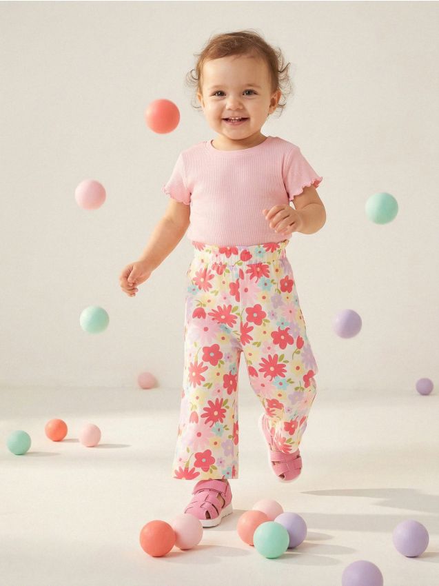 Sinsay - Pantaloni paperbag cu imprimeu floral din vâscoză - multicolor