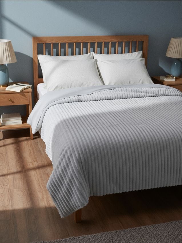 Sinsay - Posteľná prikrývka - svetlošedá