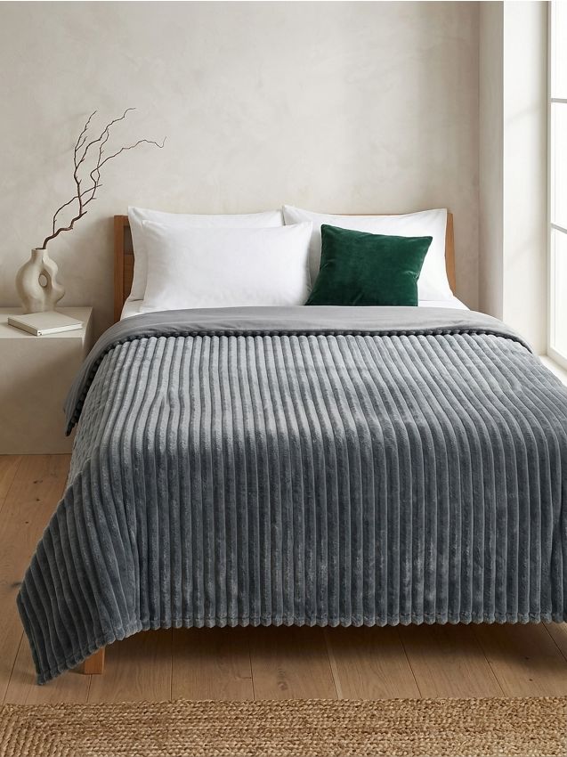 Sinsay - Cuvertură matlasată pentru pat - gri-închis