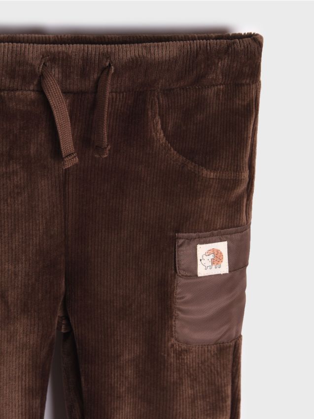Pantaloni din catifea reiată