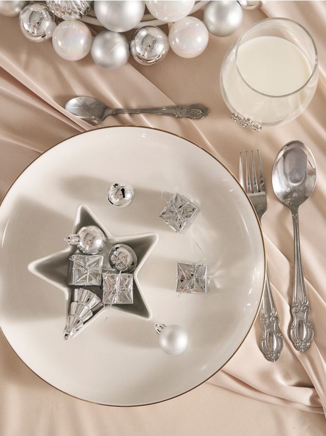 Sinsay - Balenie 24 vianočných ozdôb - strieborná